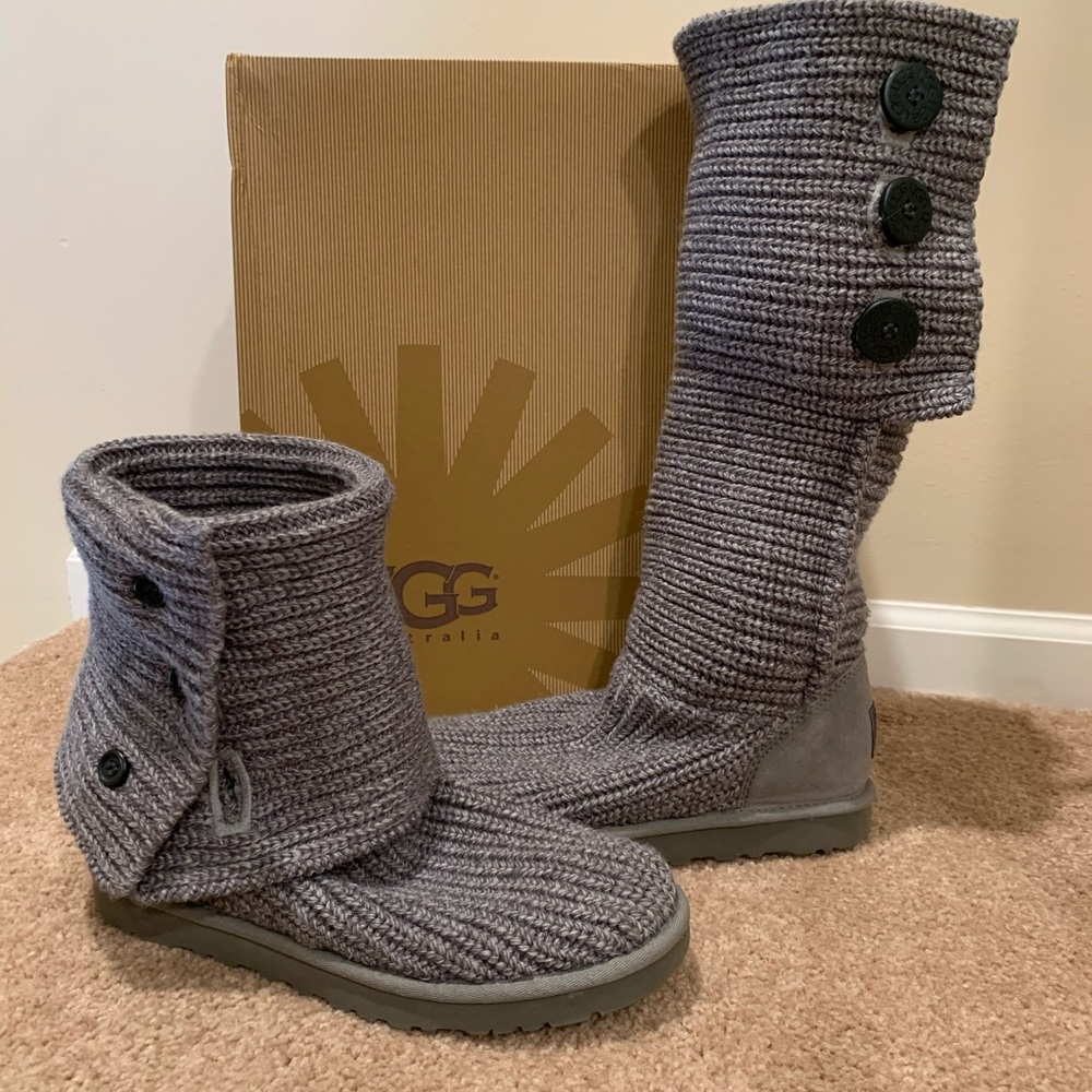 UGG Classic Cardy II Boots. Size 9. Like new.